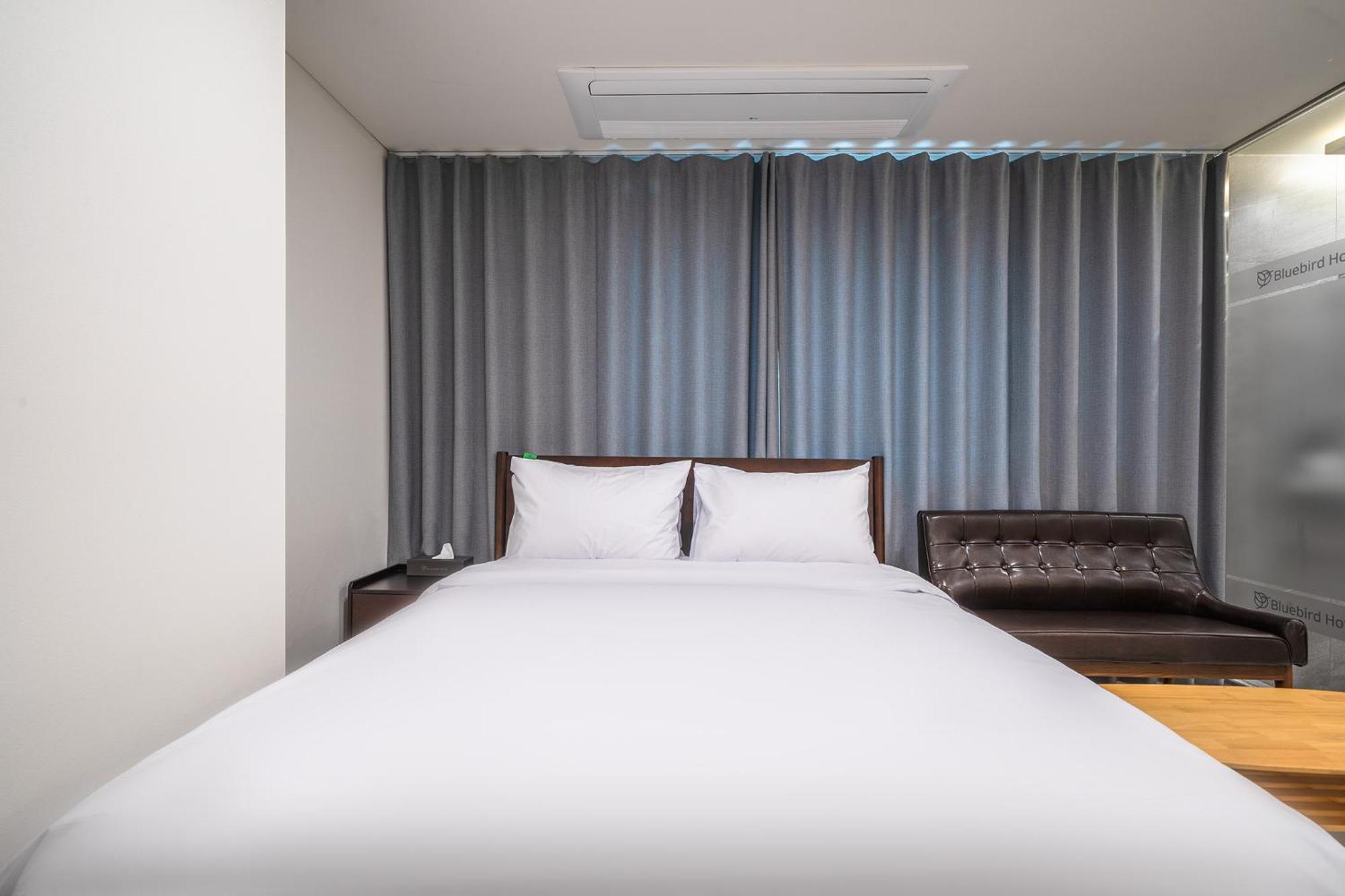 Bluebird Hotel Инчон Экстерьер фото