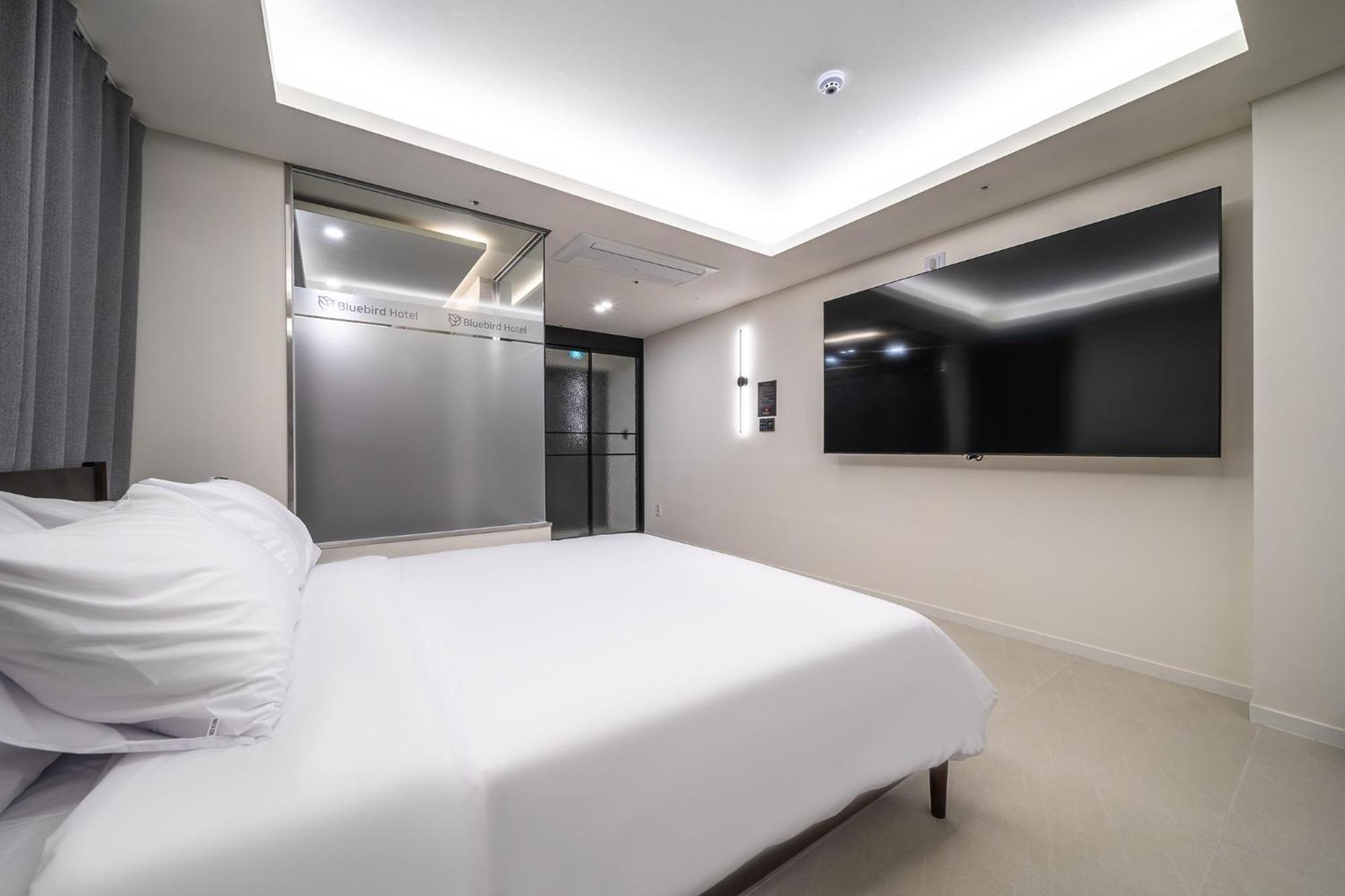 Bluebird Hotel Инчон Экстерьер фото