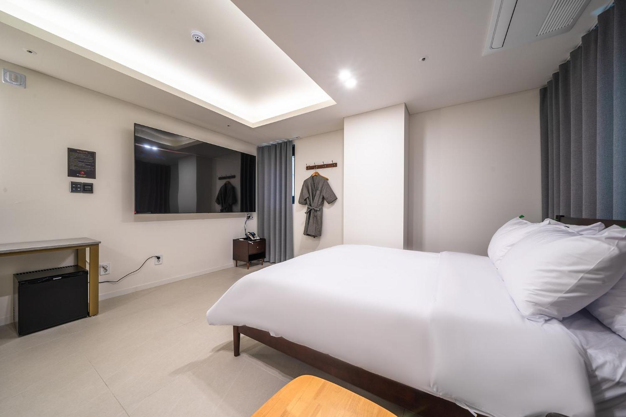 Bluebird Hotel Инчон Экстерьер фото