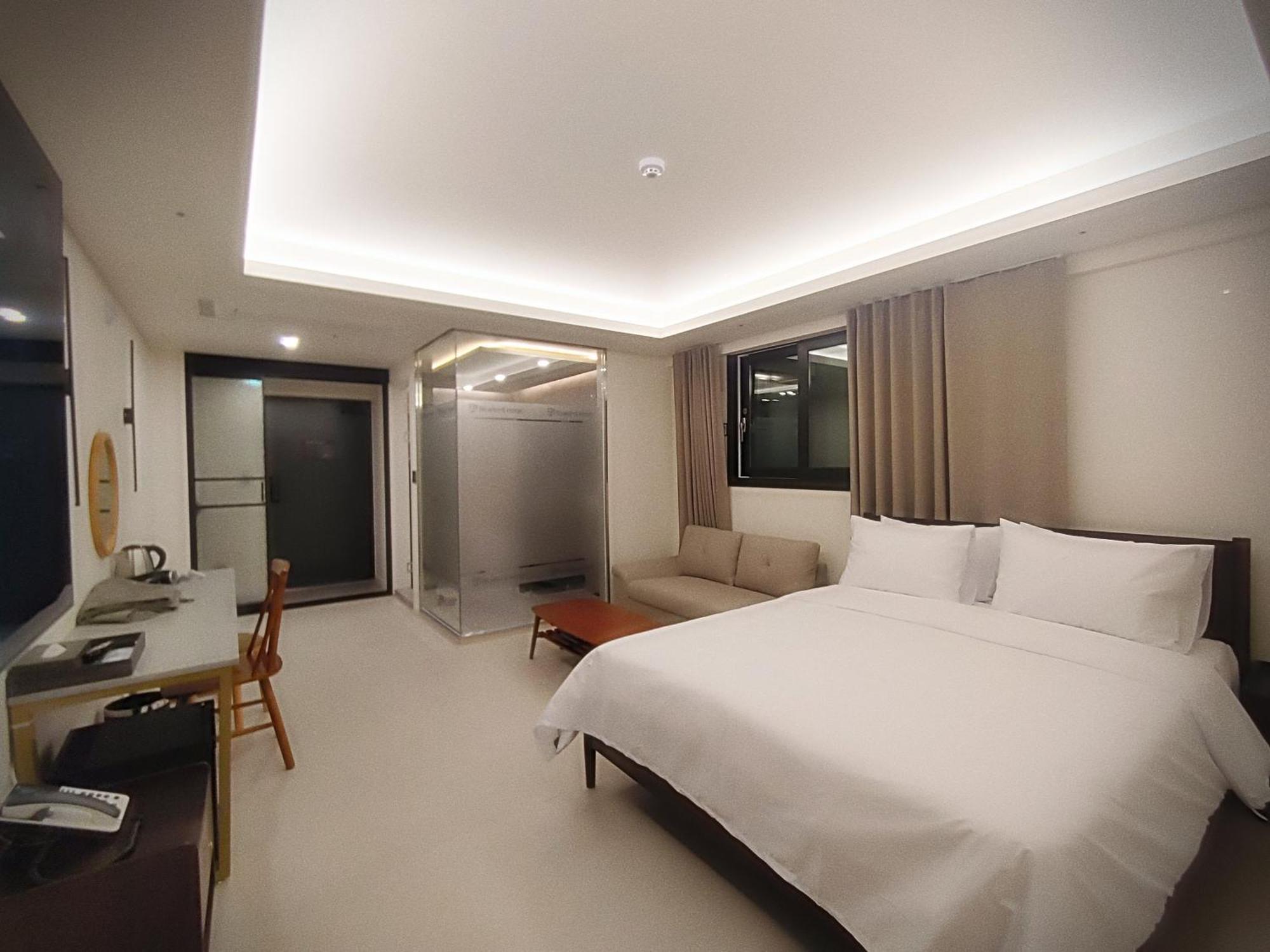 Bluebird Hotel Инчон Экстерьер фото