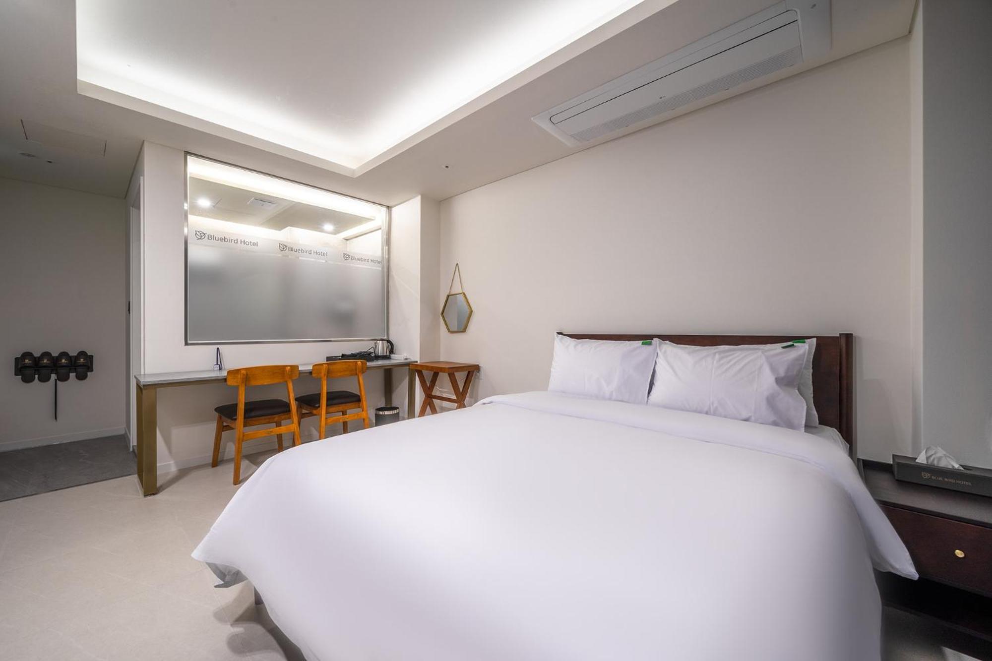 Bluebird Hotel Инчон Экстерьер фото